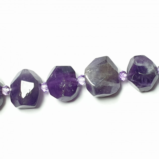 Бусины аметист 10х18мм, неправильной формы. гранёные на нити 38-39см