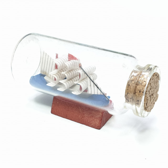 Миниатюра "Парусник в бутылочке" 35*70мм