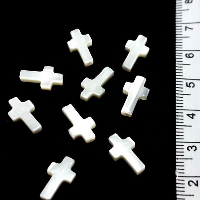Бусины перламутр белый "Крестик" 7*12мм, 1шт.