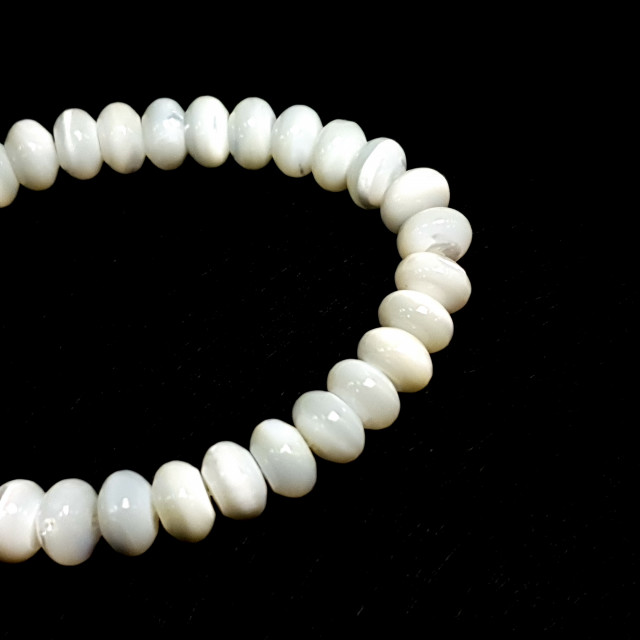 Бусины перламутр рондель 8,5*5мм, белый, нить 78шт