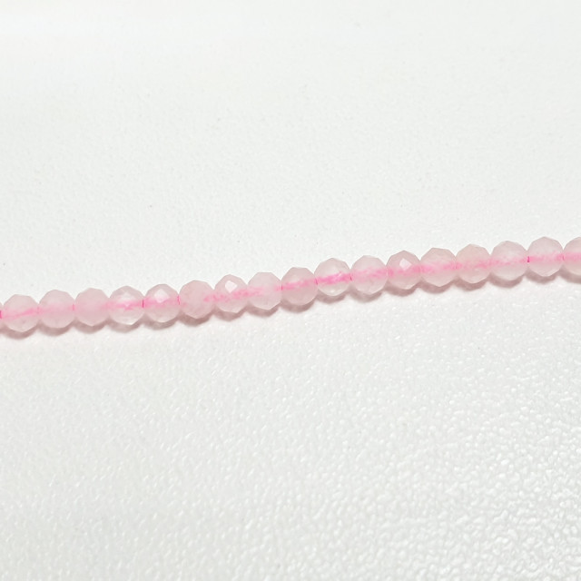 Бусины Кварц розовый огранка 2,5мм. нить 39см
