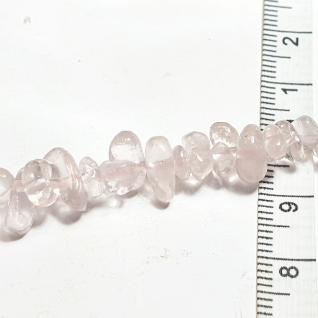 Бусины Кварц розовый сколы шлифованные 8-12*3-6мм, нить 80см