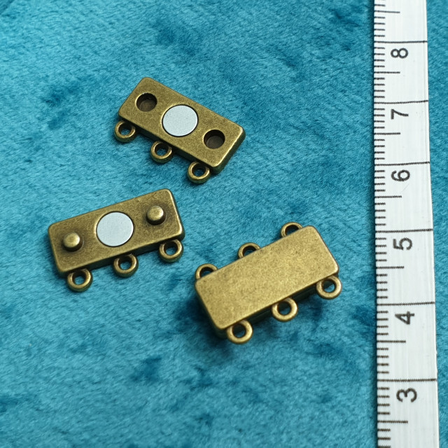 Застёжка для бижутерии металл магнитная на 3 нити, 14*18мм, под бронзу 1шт K01010004