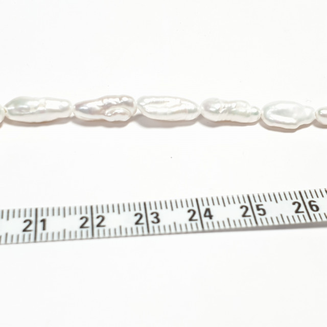Жемчуг натур. барочный "Бива" цв. белый 10-15х3-5мм нить около 39,5см