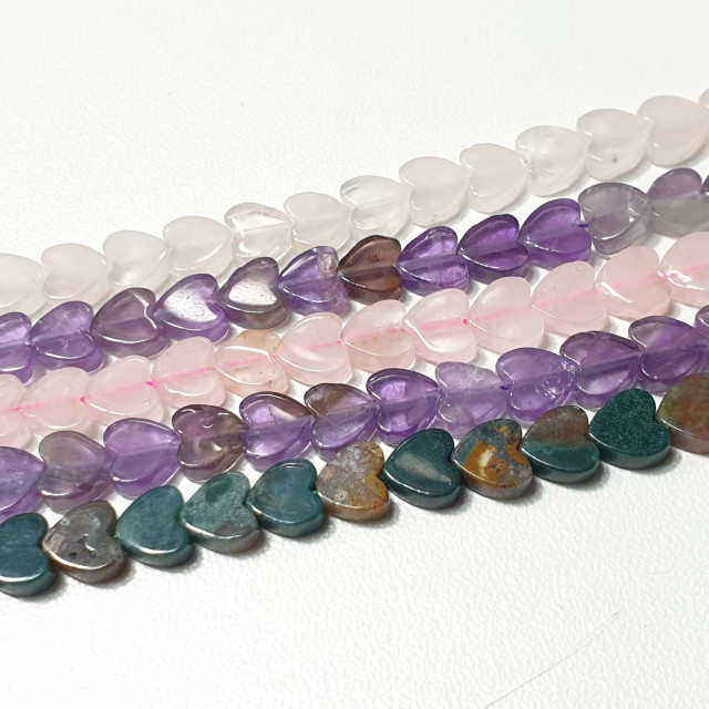 Бусины из натуральных камней микс "Сердечко" 6мм, на нити 35шт