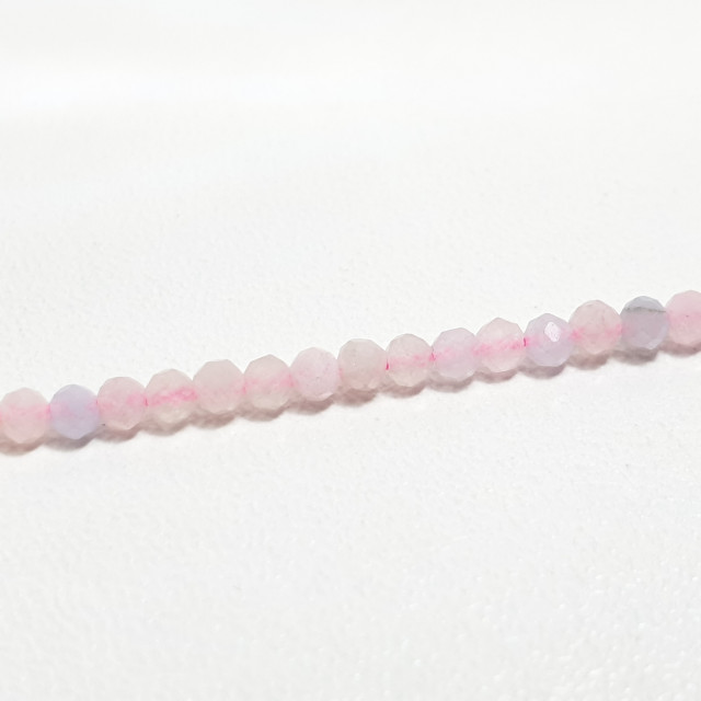 Бусины Кварц розовый огранка 2мм. нить 38,5см