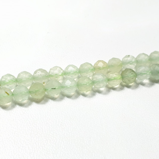 Бусины Пренит шарик микроогранка 4,3мм. нить около 38,5см