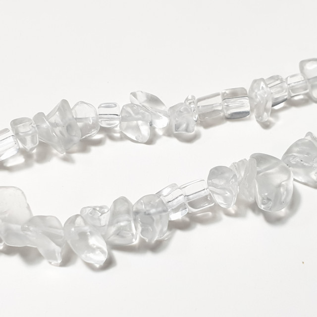 Бусины горный хрусталь сколы шлифованные 5-17мм на нити 80см