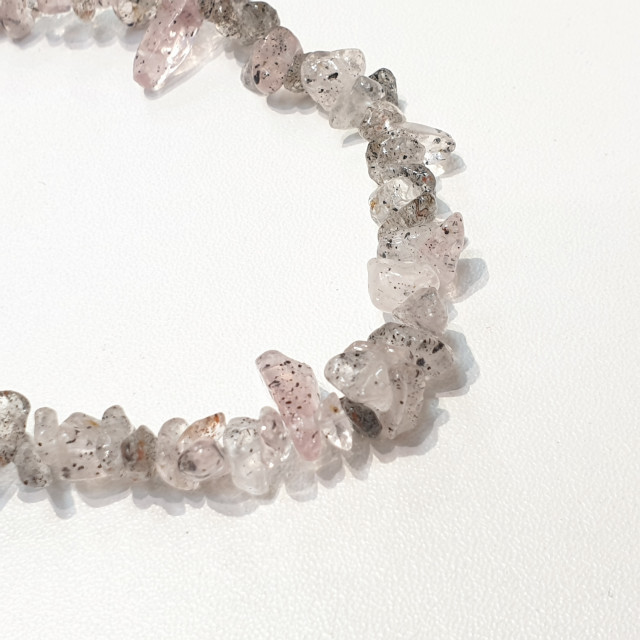 Бусины Кварц с включениями сколы шлифованные 5-8мм, нить около 78см